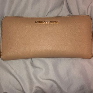 Michael kors wallet